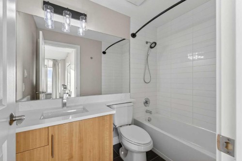 1205-55 Spruce Place Sw, Calgary, AB - Indoor Photo Showing Bathroom