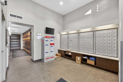 1205-55 Spruce Place Sw, Calgary, AB - Indoor Photo Showing Other Room