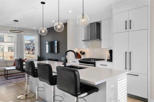 7813 Spring Willow Drive Sw, Calgary, AB - Indoor Photo Showing Kitchen With Upgraded Kitchen