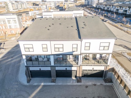 7813 Spring Willow Drive Sw, Calgary, AB - Outdoor