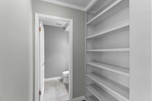 810-3130 66 Avenue Sw, Calgary, AB - Indoor