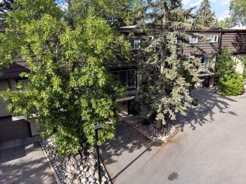 810-3130 66 Avenue Sw, Calgary, AB - Outdoor