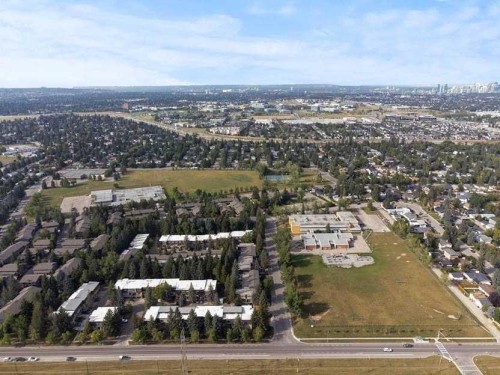 810-3130 66 Avenue Sw, Calgary, AB - Outdoor With View