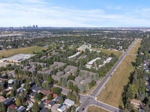 810-3130 66 Avenue Sw, Calgary, AB - Outdoor With View