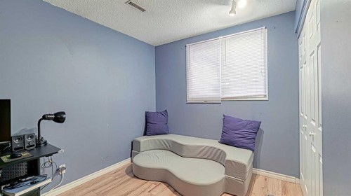 152 Oaktree Lane Sw, Calgary, AB - Indoor