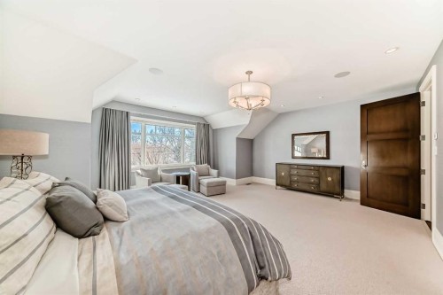 67 Rosery Drive Nw, Calgary, AB - Indoor Photo Showing Bedroom