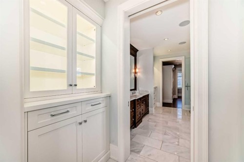 67 Rosery Drive Nw, Calgary, AB - Indoor Photo Showing Other Room