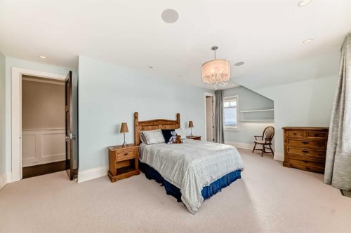 67 Rosery Drive Nw, Calgary, AB - Indoor Photo Showing Bedroom