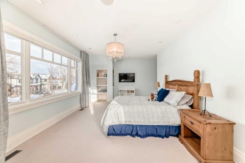 67 Rosery Drive Nw, Calgary, AB - Indoor Photo Showing Bedroom