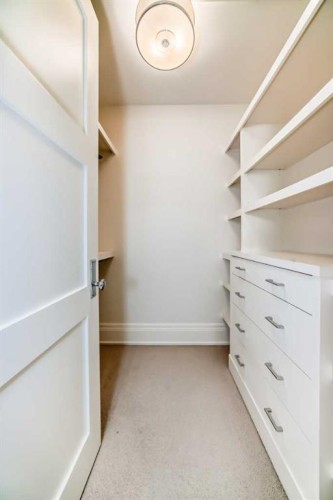 67 Rosery Drive Nw, Calgary, AB - Indoor Photo Showing Other Room