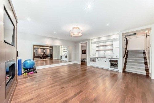 67 Rosery Drive Nw, Calgary, AB - Indoor Photo Showing Living Room
