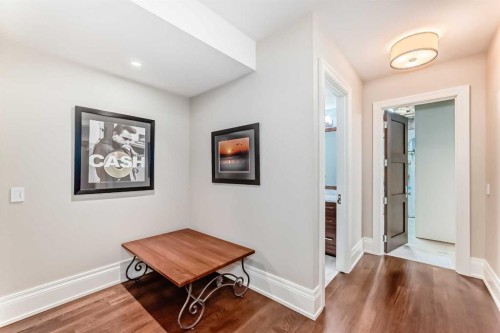 67 Rosery Drive Nw, Calgary, AB - Indoor Photo Showing Other Room