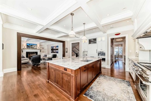 67 Rosery Drive Nw, Calgary, AB - Indoor Photo Showing Kitchen With Upgraded Kitchen