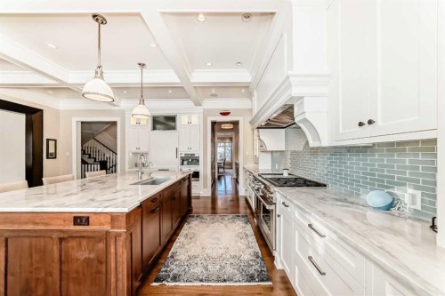 67 Rosery Drive Nw, Calgary, AB - Indoor Photo Showing Kitchen With Upgraded Kitchen