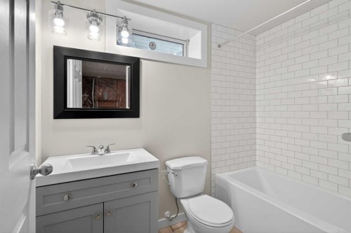 186 Harvest Rose Circle Ne, Calgary, AB - Indoor Photo Showing Bathroom