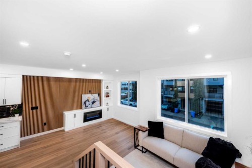 2402 Westmount Road Nw, Calgary, AB - Indoor