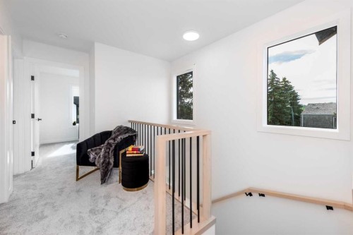 2402 Westmount Road Nw, Calgary, AB - Indoor Photo Showing Other Room
