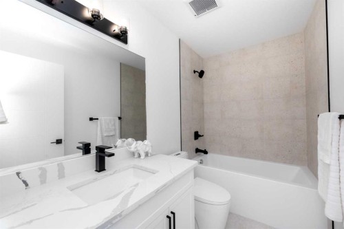 2402 Westmount Road Nw, Calgary, AB - Outdoor