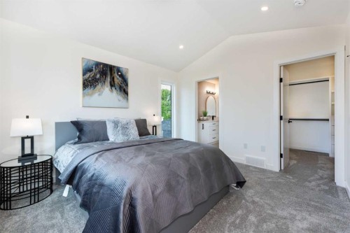 2402 Westmount Road Nw, Calgary, AB - Indoor Photo Showing Bedroom