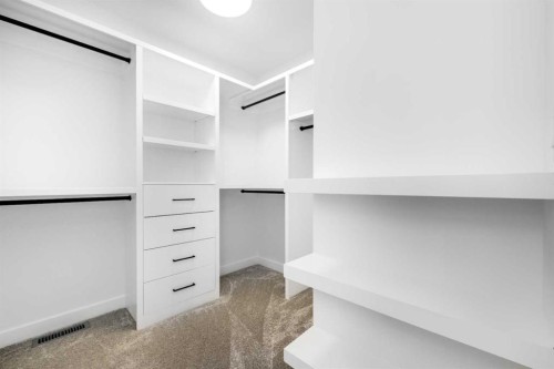 2402 Westmount Road Nw, Calgary, AB - Indoor Photo Showing Other Room