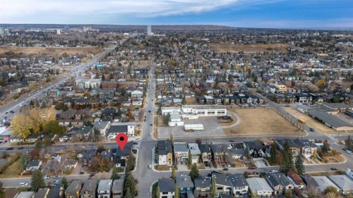 2402 Westmount Road Nw, Calgary, AB - Outdoor With View