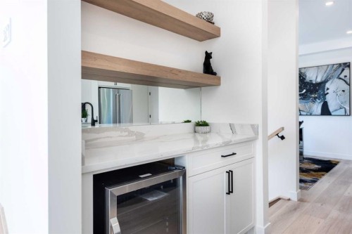 2402 Westmount Road Nw, Calgary, AB - Indoor Photo Showing Kitchen With Upgraded Kitchen