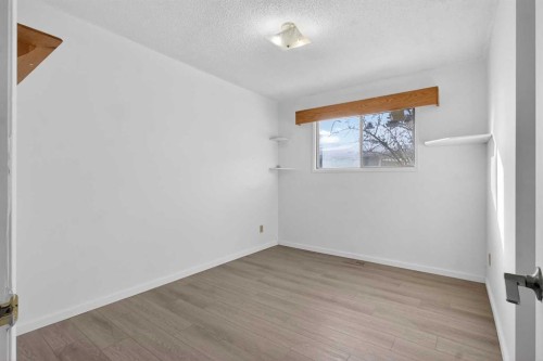 3283 Dover Ridge Drive Se, Calgary, AB - Indoor Photo Showing Other Room