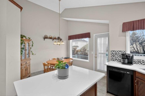 150 Somerset Close Sw, Calgary, AB - Indoor Photo Showing Dining Room
