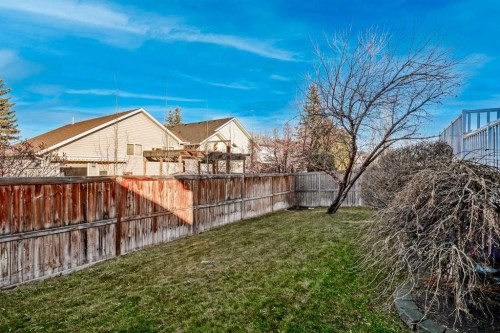 150 Somerset Close Sw, Calgary, AB - Outdoor