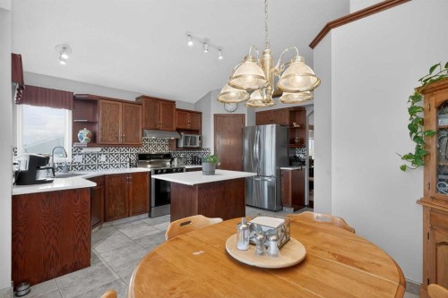 150 Somerset Close Sw, Calgary, AB - Indoor