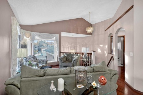 150 Somerset Close Sw, Calgary, AB - Indoor Photo Showing Living Room