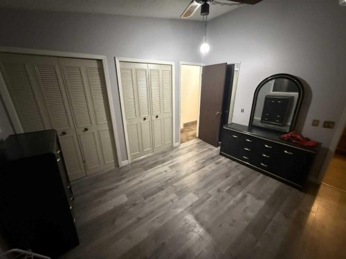 24 Bermuda Road Nw, Calgary, AB - Indoor Photo Showing Other Room