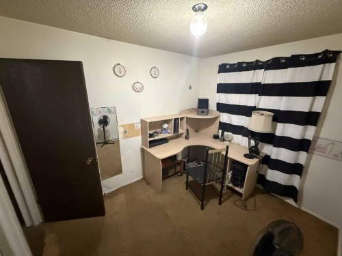 24 Bermuda Road Nw, Calgary, AB - Indoor