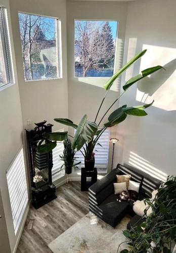 9927 Scurfield Drive Nw, Calgary, AB - Indoor Photo Showing Other Room