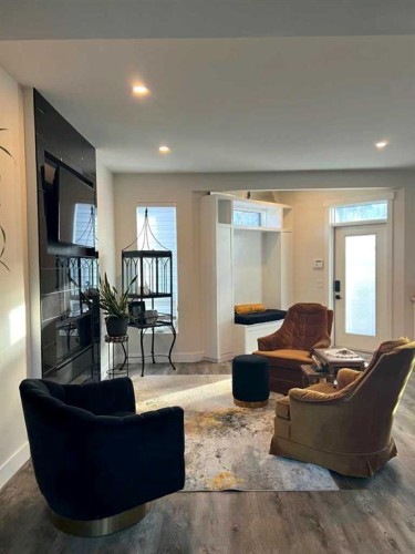 9927 Scurfield Drive Nw, Calgary, AB - Indoor Photo Showing Other Room