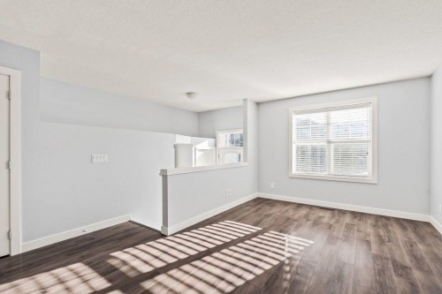 4 Evanscrest Gardens Nw, Calgary, AB - Indoor Photo Showing Other Room