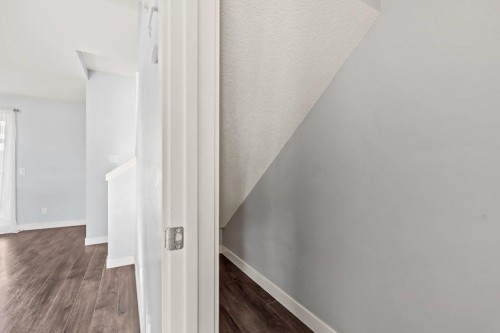 4 Evanscrest Gardens Nw, Calgary, AB - Indoor Photo Showing Other Room