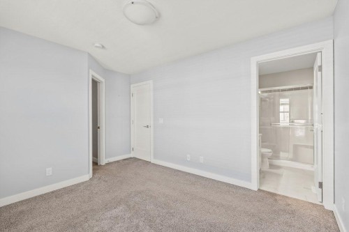 4 Evanscrest Gardens Nw, Calgary, AB - Indoor Photo Showing Other Room