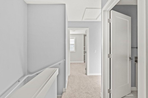 4 Evanscrest Gardens Nw, Calgary, AB - Indoor Photo Showing Other Room