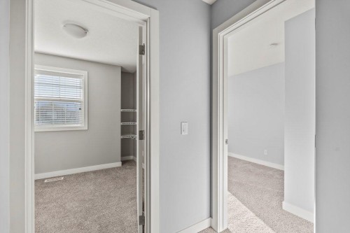 4 Evanscrest Gardens Nw, Calgary, AB - Indoor Photo Showing Other Room