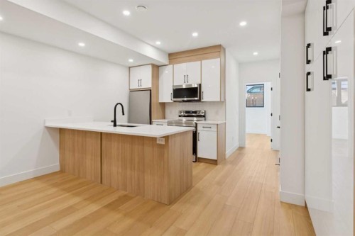 159 Lake Sylvan Close Se, Calgary, AB - Indoor Photo Showing Kitchen With Upgraded Kitchen