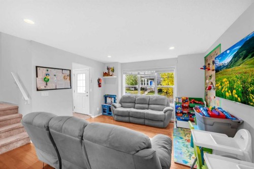 45 Nolanfield Lane Nw, Calgary, AB - Indoor Photo Showing Living Room
