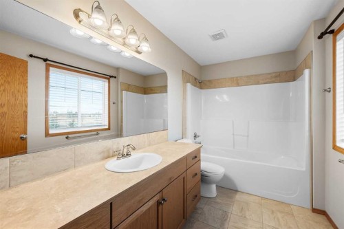 123-100 Coopers Common Sw, Airdrie, AB - Indoor Photo Showing Bathroom