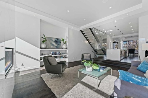 2115 Bowness Road Nw, Calgary, AB - Indoor Photo Showing Living Room