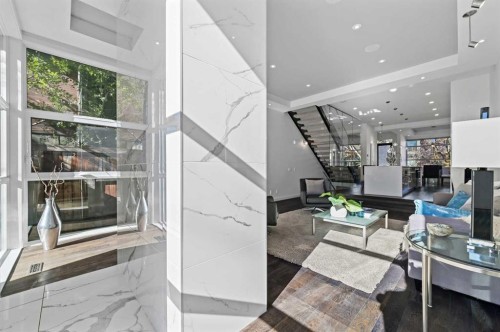 2115 Bowness Road Nw, Calgary, AB - Indoor Photo Showing Other Room