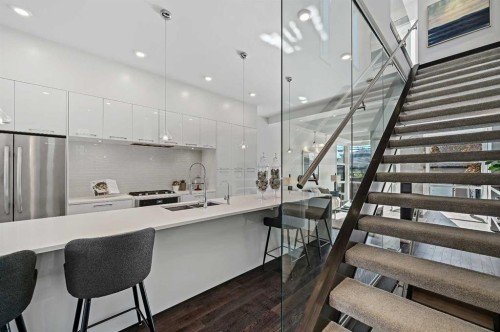 2115 Bowness Road Nw, Calgary, AB - Indoor Photo Showing Kitchen With Double Sink With Upgraded Kitchen