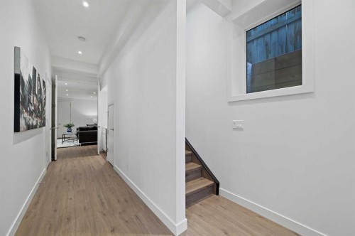 2115 Bowness Road Nw, Calgary, AB - Indoor Photo Showing Other Room