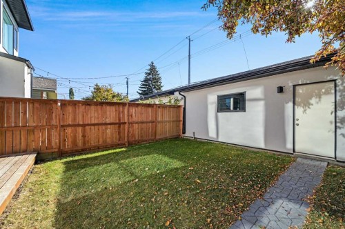 2115 Bowness Road Nw, Calgary, AB - Outdoor