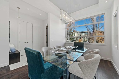 2115 Bowness Road Nw, Calgary, AB - Indoor Photo Showing Dining Room