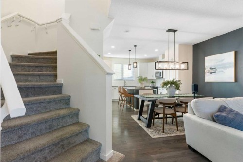 340 Kingsmere Way Se, Airdrie, AB - Indoor